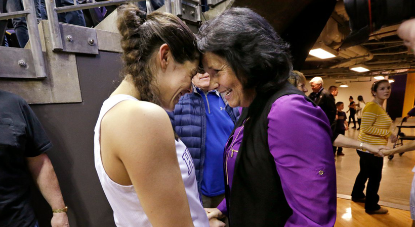 Kelsey Plum drops 57 points on senior day to become NCAA all-time