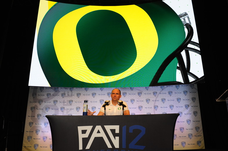Oregon head coach Mark Helfrich addresses the media at his press conference. 