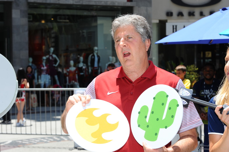 Which emoji is more Mike Leach?