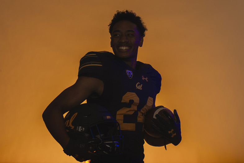 2019 Pac-12 Football Media Day: Student-athletes strike silhouette poses in Hollywood