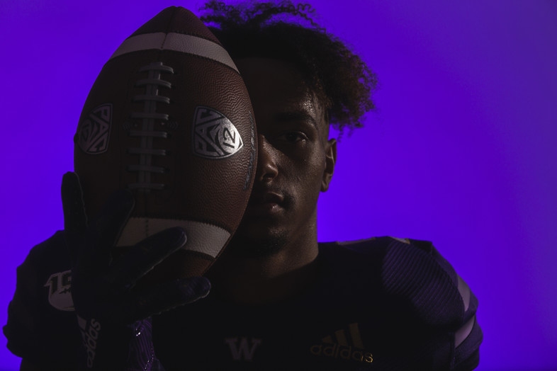2019 Pac-12 Football Media Day: Student-athletes strike silhouette poses in Hollywood