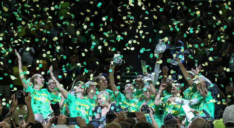 2020 Pac-12 Women's Basketball Tournament: Oregon hoists the Pac-12 trophy after 89-56 victory over Stanford