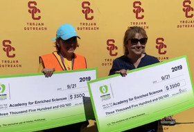 USC joins in Extra Yards for Teachers Week