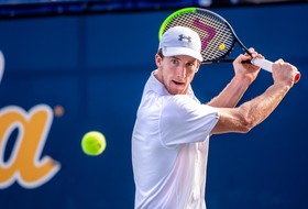 Men's Tennis to Face No. 4 Texas in Indoors Opener